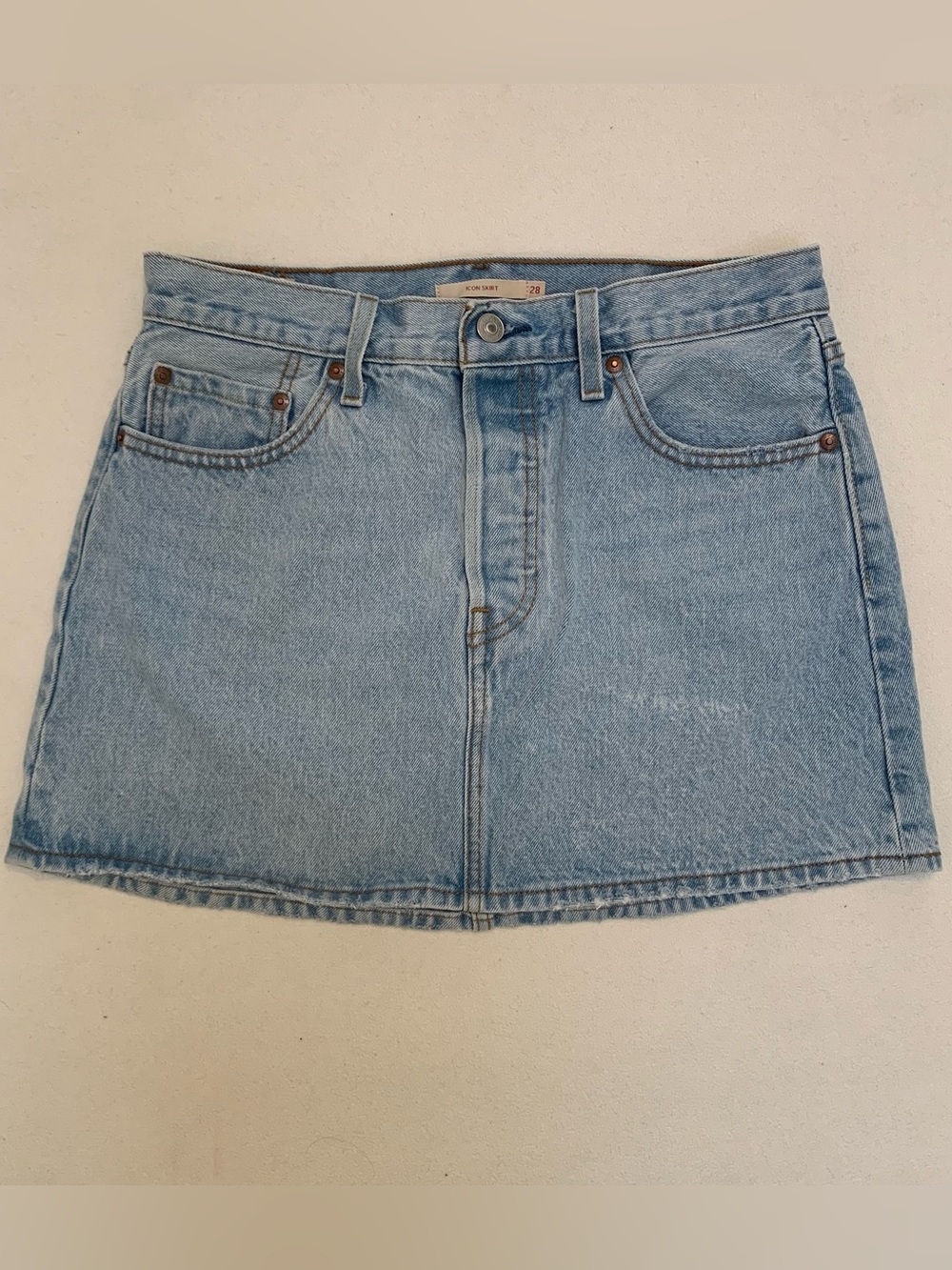 Levi Strauss Premium Icon Denim Jean Light Wash Mini Skirt 90’s Classic